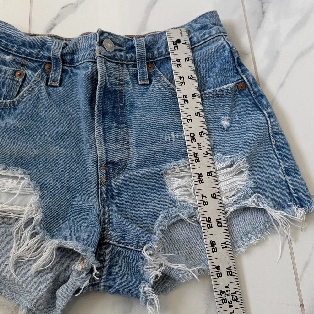 Levi’s 501 Original Denim Distressed Cutoff Shorts Size 25